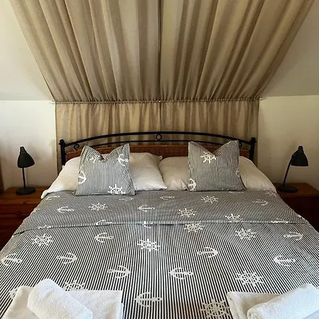 Szoloskert Apartment