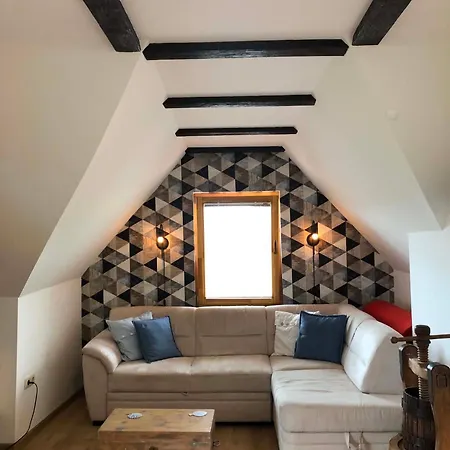 Szoloskert Apartment